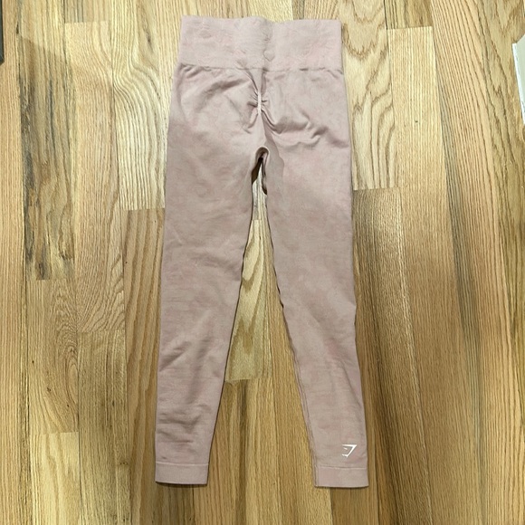 Gymshark Adapt pink Leggings with butt scrunch - Picture 2 of 5